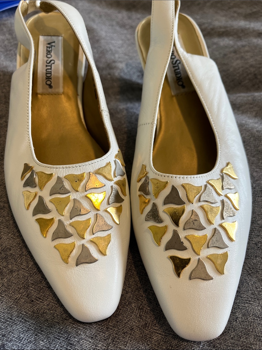 Vero Studio Ivory Leather Slingback Heels with Silver & Gold Tone Details Size 8